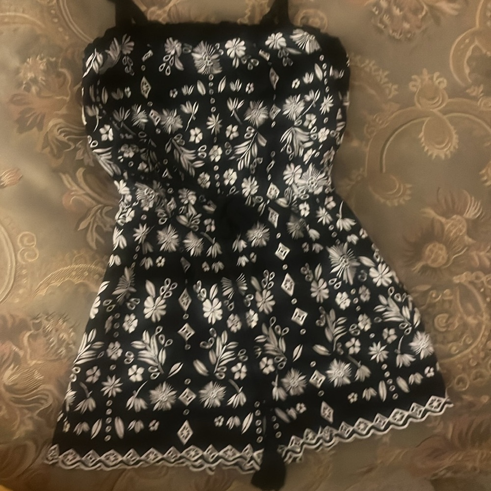 Lined cotton Intermix floral embroidered romper M medium